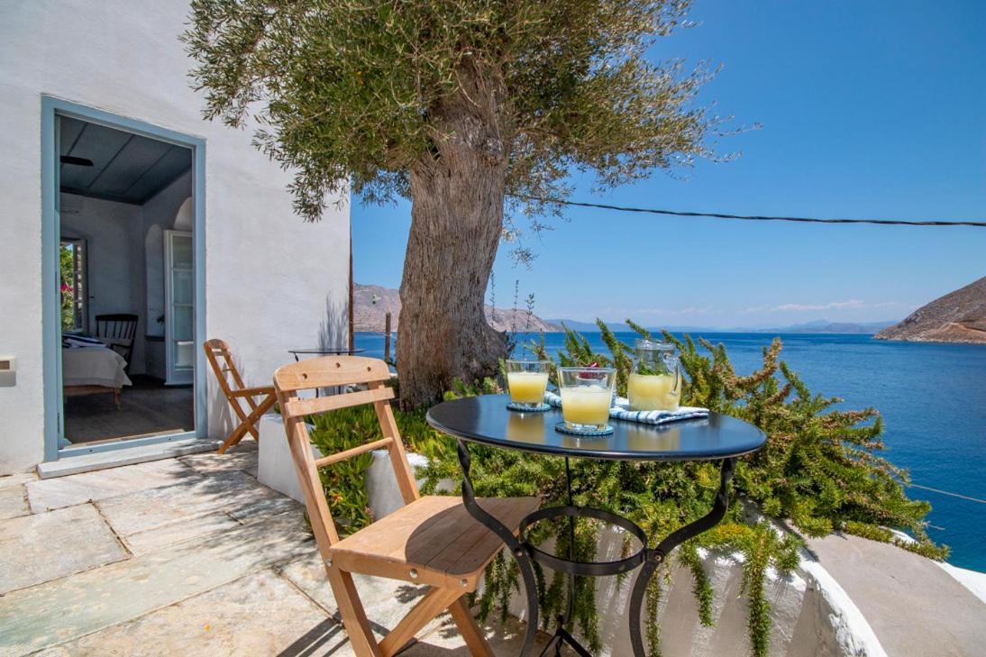 Bed and Breakfast The Anchor House Symi Exterior foto